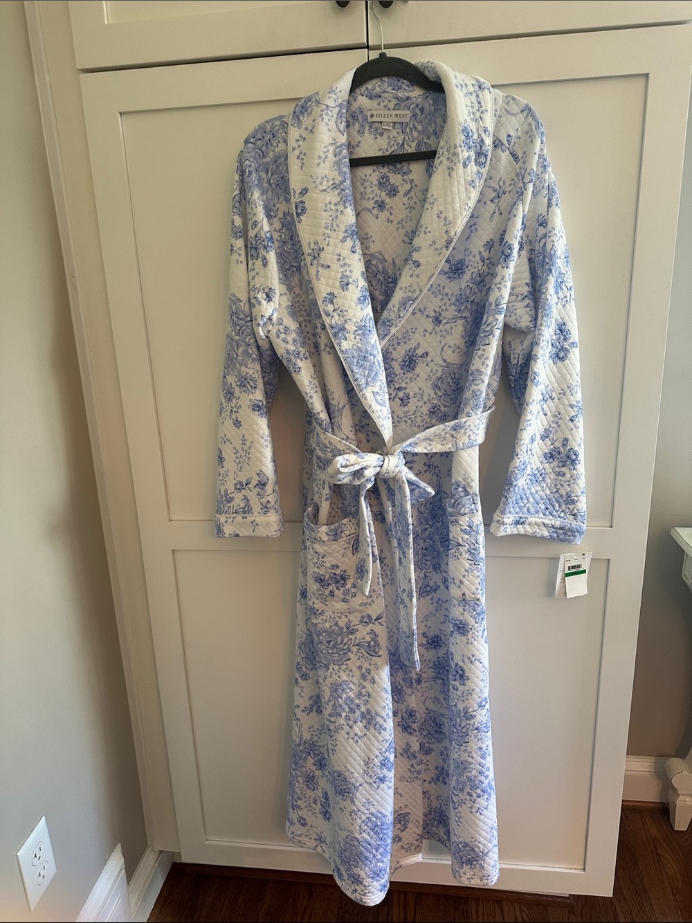 NWT EILEEN WEST QUILTED ALL COTTON WRAP BATHROBE